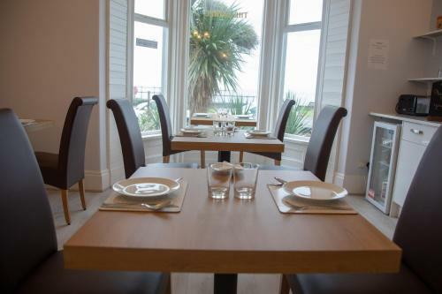 Hostal Carmel House