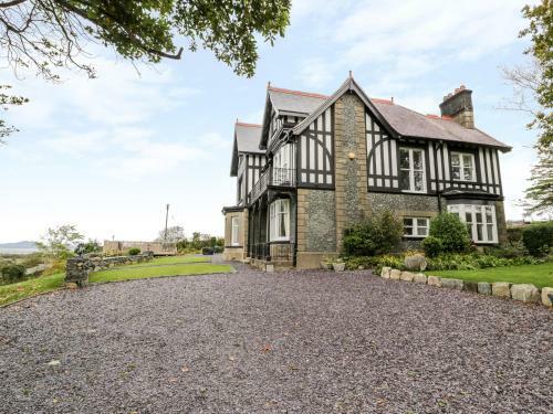 Plas Y Bryn Hall