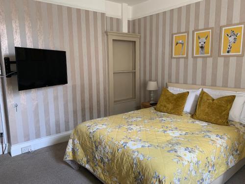 Llandudno Holiday House For 12