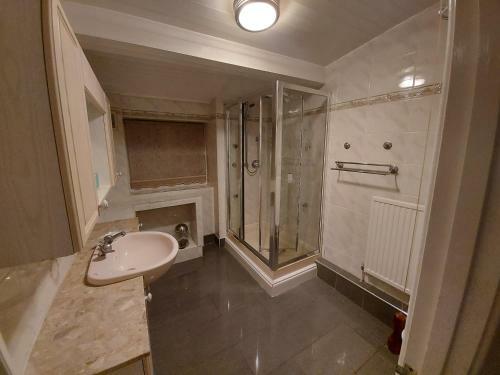 Bed & Breakfast Tafarn Y Deri