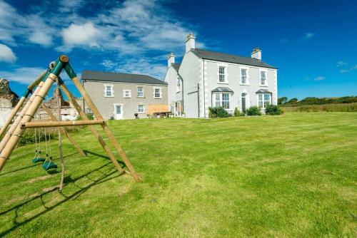 Peak Farmhouse