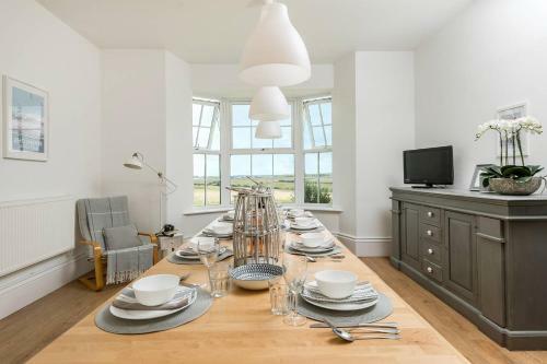 Peak Farmhouse