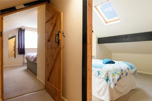 Abersant Cottage - Sleeps 5 With Hot Tub