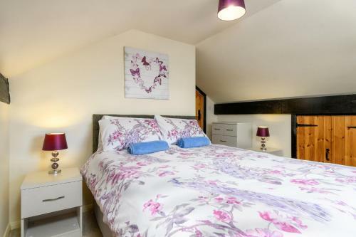 Abersant Cottage - Sleeps 5 With Hot Tub