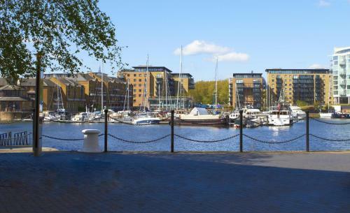Via Limehouse Hostel