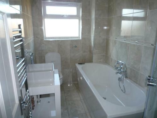 Camborne Avenue Apartment