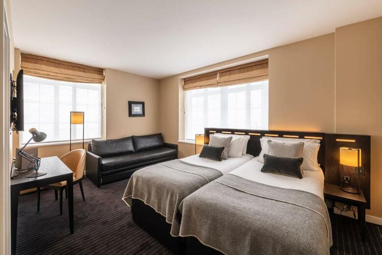Hotel The Resident Victoria (Formerly The Nadler Victoria)