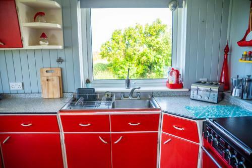 Western Watch - Sea Views, Pets Accepted, Sleeps 6