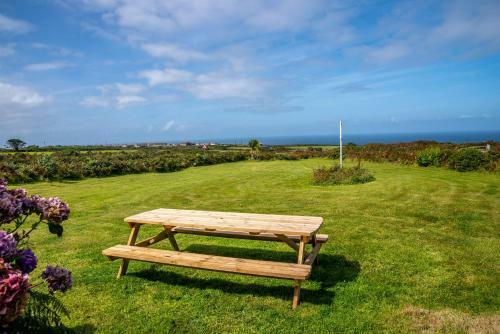 Western Watch - Sea Views, Pets Accepted, Sleeps 6
