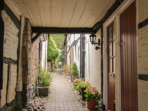 Hideaway Cottage