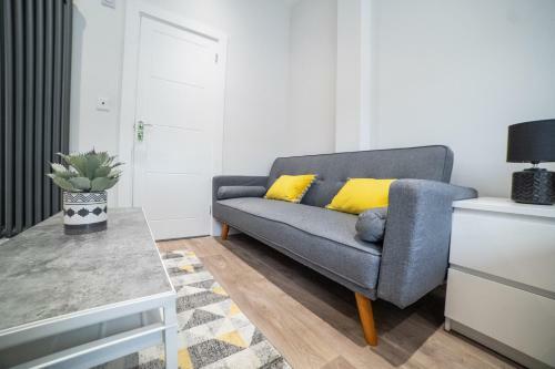 Serviced Apartments Luton - Central Boutique Studio By Opulent Living