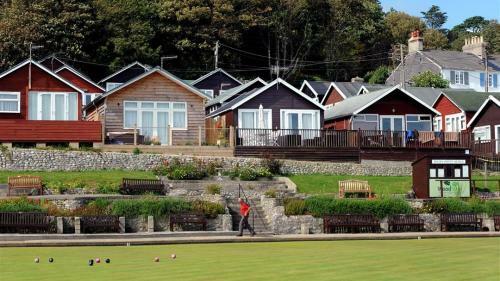 8 Bowling Green Chalets