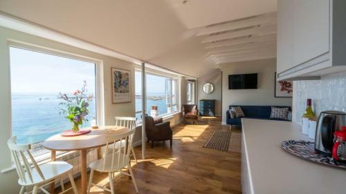 3 Beach Way House
