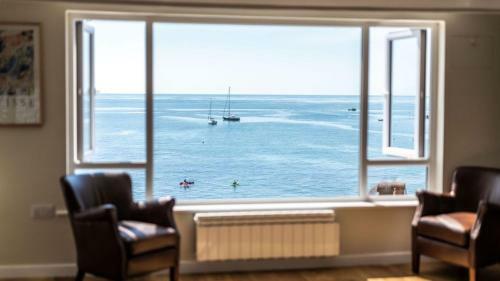 3 Beach Way House