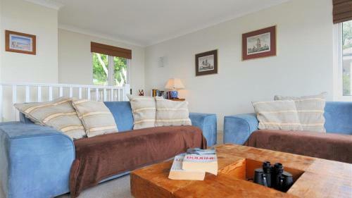 4 Coram Court