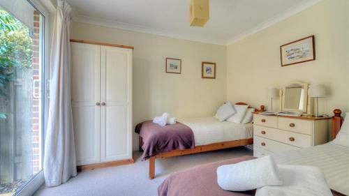 4 Coram Court