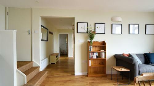 2 Beach Way House