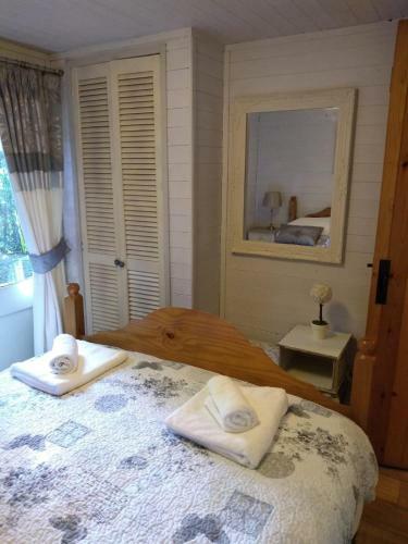 Dyfi Valley Log Cabin * By Seren Property*