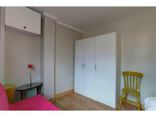 Apartamento Bright, Colourful & Charming Apt For 4, Manchester