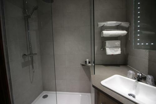 Best Western Plus Pastures Hotel