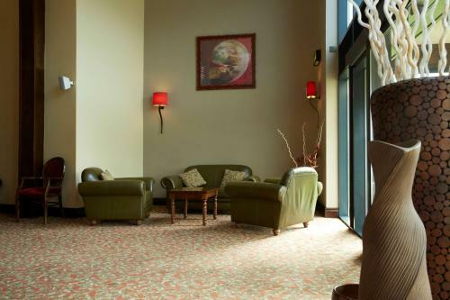 Best Western Plus Pastures Hotel
