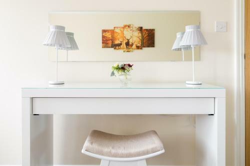 Stayford Apartments, Meriden - Near Nec