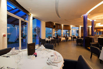 Hotel Atlas Marina Beach Suites & Spa