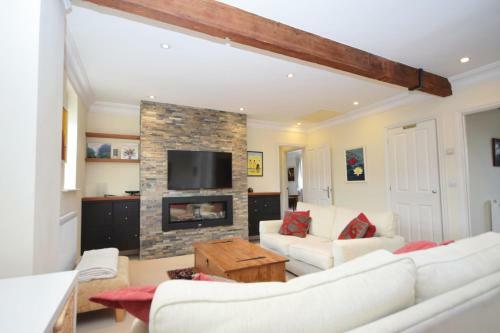 8 Angel Yard, Midhurst