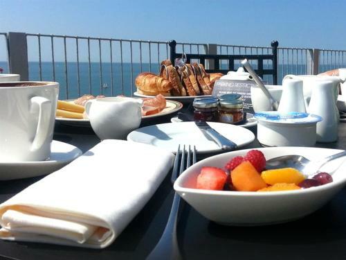 Posada Pebble Beach Restaurant, Terrace And Rooms