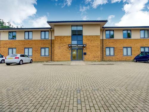 Delightful Apartment In Milton Keynes Near Snozone