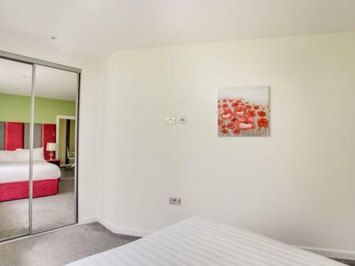 Delightful Apartment In Milton Keynes Near Snozone