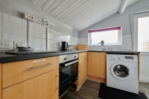 3 Bed House With Private Outdoor Space In Mold!
