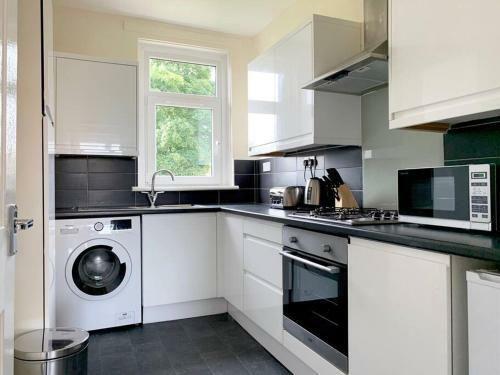 Central Motherwell 2 Bed Cozy Contractor Apartment For Large Groups By Dream Key Solution