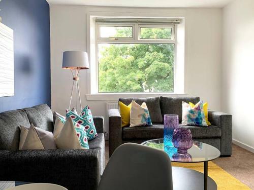 Central Motherwell 2 Bed Cozy Contractor Apartment For Large Groups By Dream Key Solution
