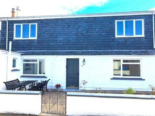 Beach Cottage Charming Cottage 2 Mins From The Beach