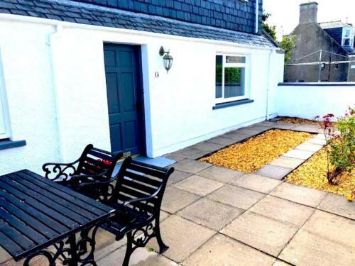 Beach Cottage Charming Cottage 2 Mins From The Beach