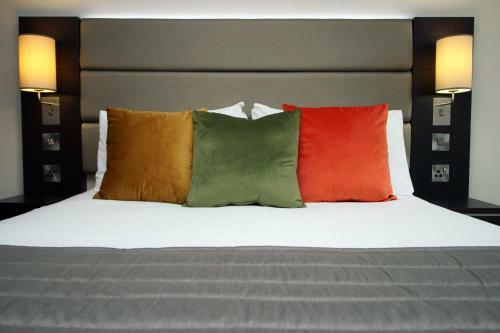 Posada Silurian Hotel By Staybc Family 3