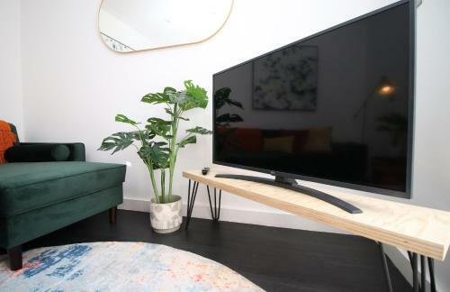 Aneurin House By Staybc