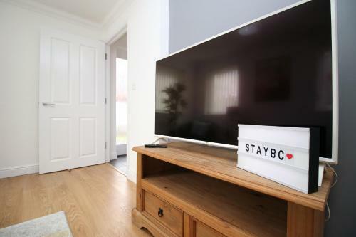 Usk House By Staybc