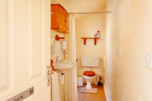 Nottingham Jireh Villa, City Center, Parking