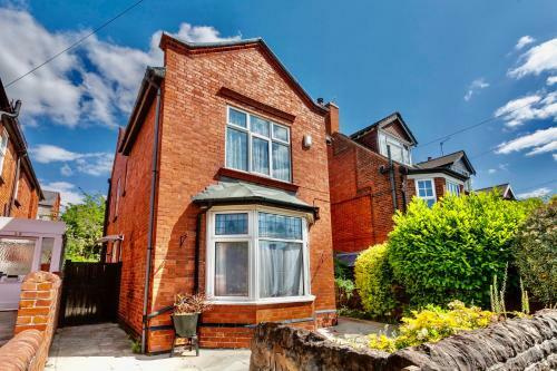 Nottingham Jireh Villa, City Center, Parking