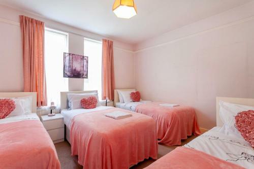 Nottingham Jireh Villa, City Center, Parking