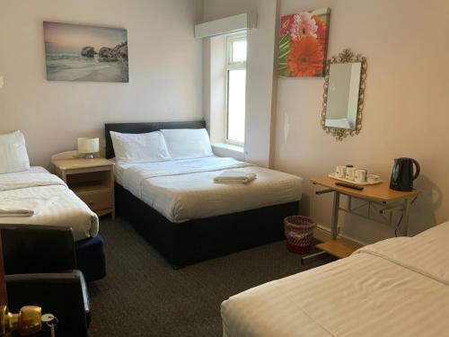 Global Village Paramount Hotel