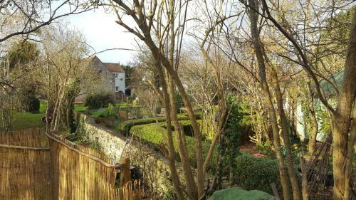 Bed & Breakfast Little England Retreats