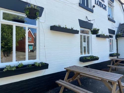 Hostal The Lodge Inn