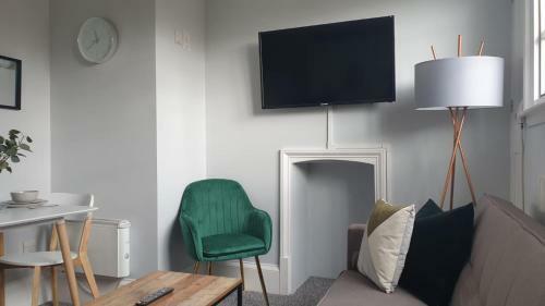Cosy Luxe 1 Bedroom Apartment Cowley