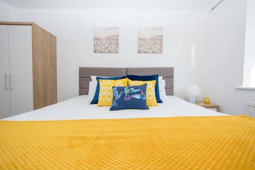 Kvm Swan House By Kvm Serviced Accommodation