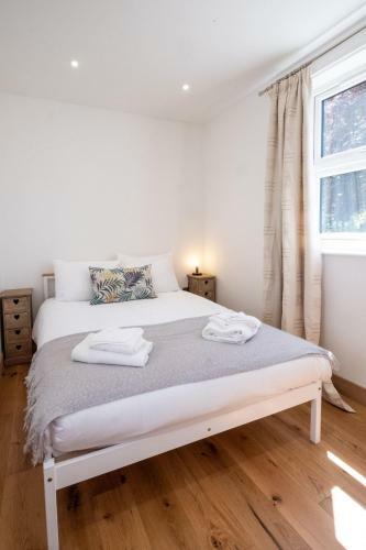 Three Tuns Apartments - Hazel