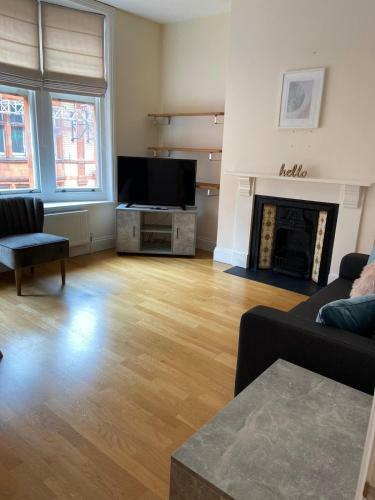 Central Location - 2 Bedroom Apartment