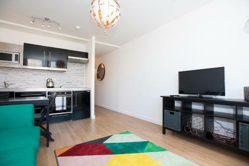 Modern 1 Bedroom Apartment In City Centre